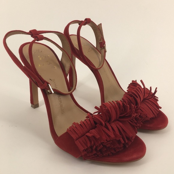 BANANA REPUBLIC Red Honey Fringe Sandal Size 6.5 - Picture 2 of 8